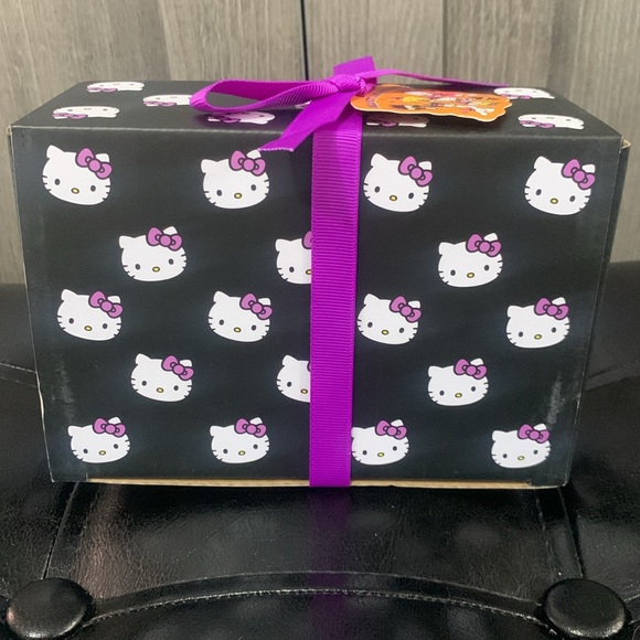 New Blue Sky Clayworks Halloween Hello Kitty Cat & Pumpkin Salt & Pepper Shakers - Picture 5 of 11